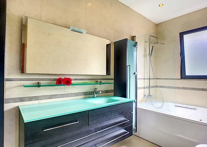 North Sea By Lovelystay Ponta Delgada (Madeira)